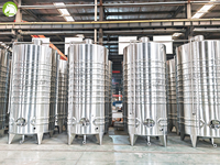 Cuve de fermentation de cidre de pomme en acier inoxydable de qualité alimentaire de 15 000 L avec chemise de refroidissement semi-circulaire pour la production commerciale de cidre
