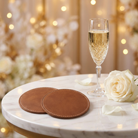 cuir végétalien de luxe avec support sur mesure gravé faveur de mariage personnalisé blanc cousu tasse tapis garçons d'honneur