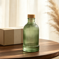 Bouteille diffuseur de parfum en verre côtelé de luxe avec bouchon sphérique rond 100ml 200ml – Bouteilles d'huile parfumée transparentes cannelées en gros