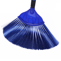 Brosse à poussière longue en plastique pour plafond, design portable, pour murs domestiques et poils d'animaux, avec poignée pratique, écologique, pour toiles d'araignées et poussière, fournie par l'usine