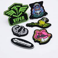 Patch logo personnalisé en PVC caoutchouc avec formes cœur/fleur, gaufré 3D pour sacs à dos, sacs de sport et équipements de plein air - Faible MOQ