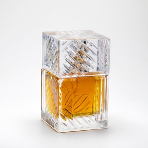 Nhà Máy Tùy Chỉnh Sang Trọng Bơm Phun Nước Hoa Chai Thủy Tinh Rõ Ràng Rỗng Vuông <span class=keywords><strong>100Ml</strong></span> Chai Nước Hoa - Product Image 1