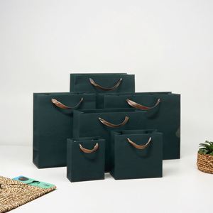 Bolsa de Compras de Papel Kraft de Lujo Impresa Personalizada, Reciclada, con Asa Impresa Offset Incluida - Product Image 4