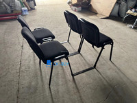 Chaise de conférence commerciale rembourrée et connectable avec crochets de liaison, barre au sol disponible pour les grandes conférences internationales