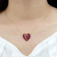 Collar de Plata de Ley 925 con Baño de Oro de 18K, Piedra Preciosa Natural, Ágata Roja en Forma de Medio Corazón Plegable