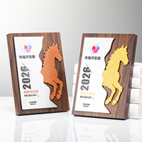 Plaque de récompense en bois personnalisée avec motif cheval en métal, trophée créatif de reconnaissance pour cérémonie d'accomplissement d'entreprise, cadeau d'affaires