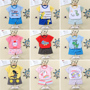 Lots de vêtements d'été pour enfants, ensembles 2 pièces pour tout-petits garçons et filles, t-shirt en coton à manches volantées et shorts, divers imprimés dinosaures - Product Image 3