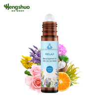 Rouleau d'huile de massage de qualité cosmétique de marque privée 10ml sur un mélange d'huiles essentielles biologiques naturelles Rouleau multi-usage au romarin pour la peau