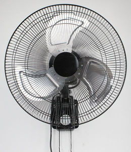 Ventilador de Pared de 3 Aspas con Motor Oscilante de Bajo Consumo y Silencioso para Refrigeración por Aire - Product Image 1