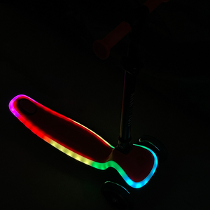 Trottinette pliable pour enfants en gros avec plateau et roues lumineux - Product Image 3
