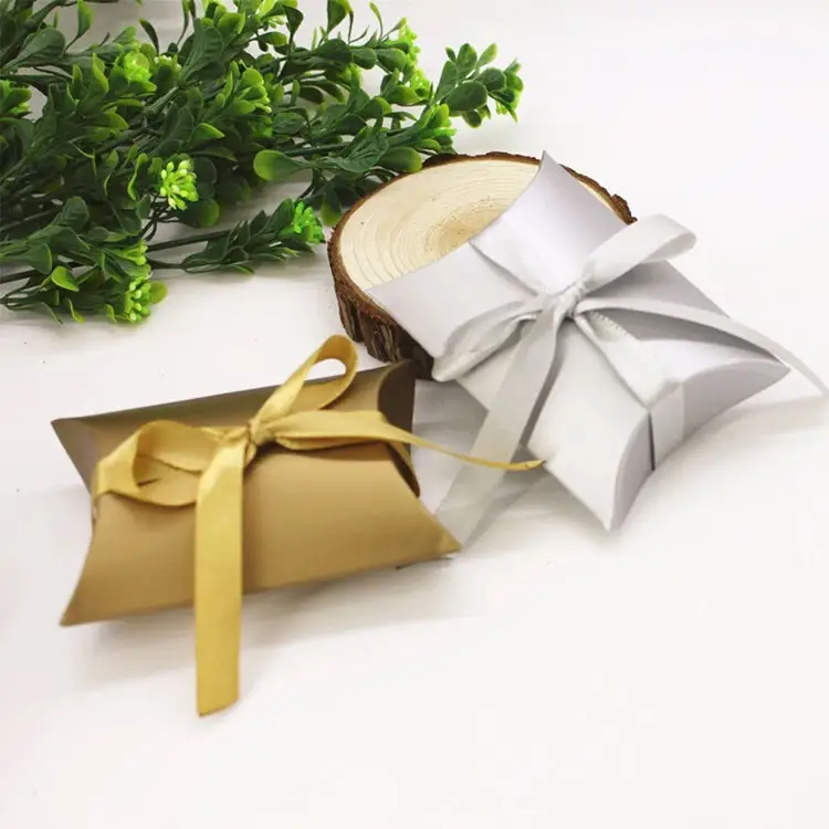 फैक्टरी थोक नए डिजाइन सस्ते सादे रंग क्राफ्ट पेपर बॉक्स कस्टम लोगो थोक सोने तकिया उपहार बॉक्स