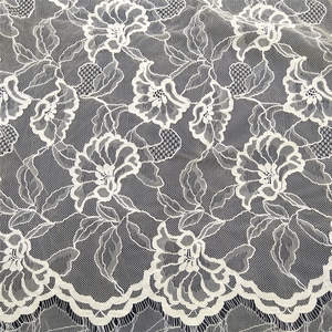 Tissu en dentelle à franges en maille filet de style français, couleur jaune clair, de haute qualité, pour la couture, la décoration et les vêtements - Product Image 1