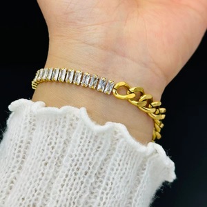 สร้อยข้อมือแฟชั่น INS สแตนเลสสตีลประดับเพชร - สร้อยข้อมือประดับเพชรเซอร์โคเนียสไตล์มินิมอลสุดหรูสำหรับผู้หญิง - Product Image 1