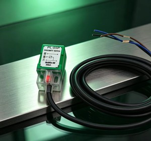 PL-05P Square Inductive Proximity <strong>Sensor</strong> 5mm <strong>Sensing</strong> PNP NO 10-30VDC Metal Detection Proximity Switch Green <strong>color</strong> - Product Image 2