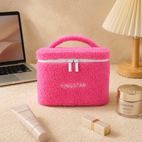 Grande trousse de toilette matelassée en peluche douce et moelleuse avec double fermeture éclair, motif ours en peluche, pour voyage, mignonne et gonflée, organiseur de maquillage, sac à cosmétiques