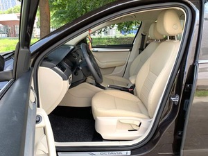 <span class=keywords><strong>Skoda</strong></span> <span class=keywords><strong>Octavia</strong></span> automatique berline d'<span class=keywords><strong>occasion</strong></span> 2015 - 1.6L <span class=keywords><strong>essence</strong></span> - Prête à l'exportation - Product Image 4