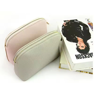 Bolsa de Maquillaje de Piel Sintética PU con Cierre, Diseño Clásico en Forma de Concha, Impermeable, Color Rosa, para Viaje, con Cierre de Cremallera, Marca Privada - Product Image 2