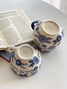 Taza de café de cerámica de color bajo vidriado pintada a mano en azul y blanco Retro Pastoral francesa, Regalo para mamá, mamá, madre - Product Image 6