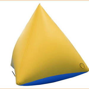 Búnkeres Inflables Personalizados para Paintball, Obstáculos de Aire Medianos Tipo Dorito para Torneos y Campos Comerciales - Product Image 1