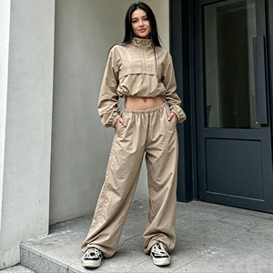 Ensemble deux pièces de haute qualité pour femmes : veste demi-zip et pantalon large – Tenue de sport décontractée pour femmes - Product Image 1