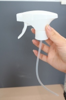 28/410 Pulvérisateur à pompe sur bouteilles en plastique avec sérigraphie pour lotion et produits liquides