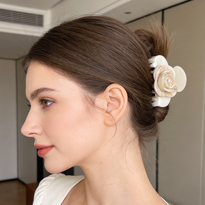 مشبك شعر نسائي جديد على شكل وردة من الأسيتات، مشبك شعر أنيق وراقي بتصميم زهري، مشبك شعر متوسط الحجم من حمض الخليك، إكسسوار شعر راقٍ وجميل - Product Image 2
