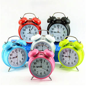 นาฬิกาปลุกตั้งโต๊ะแบบเข็ม ควอตซ์ โบราณ สำหรับเด็ก นักเรียน ห้องนอน  แบบคลาสสิก  โลหะ  กระดิ่งคู่ เสียงดัง  ยี่ห้อ EMAF Custom Face Table - Product Image 1