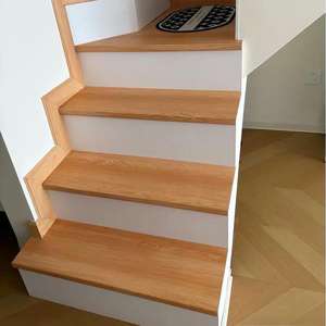 Gradini e Alzate per Scale Hongtian SPC 5.5mm con Bordo Smussato Impermeabili per Uso Ospedaliero Ecologici con Garanzia di 3 Anni - Product Image 5