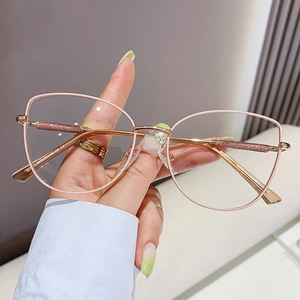 <span class=keywords><strong>Occhiali</strong></span> Anti Luce Blu per Donne, <span class=keywords><strong>Montatura</strong></span> Cat Eye alla Moda, <span class=keywords><strong>Occhiali</strong></span> <span class=keywords><strong>da</strong></span> <span class=keywords><strong>Vista</strong></span> per Miopia, <span class=keywords><strong>Montatura</strong></span> <span class=keywords><strong>Trasparente</strong></span> per Computer, <span class=keywords><strong>Occhiali</strong></span> <span class=keywords><strong>da</strong></span> <span class=keywords><strong>Vista</strong></span> su Prescrizione - Product Image 4