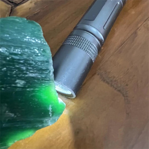 Sỉ buôn tinh thể thô, đá chữa bệnh, ngọc bích xanh tự nhiên, đá quý thô để trang trí - Product Image 4