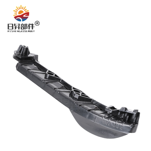 OEM 51117178077 51117178078 phía trước <span class=keywords><strong>Bumper</strong></span> Chân đế cho BMW <span class=keywords><strong>E60</strong></span> E61 2001-2010 Điều kiện Mới với xả cut-outs - Product Image 3