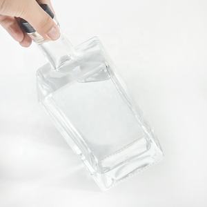 Bouteille en verre vide de 700 ml, 750 ml, <span class=keywords><strong>5</strong></span> litres pour brandy, gin, rhum, tequila, vodka, whisky, avec bouchon en liège et pulvérisateur vert carré - Product Image 5