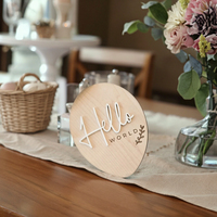 Panneau en bois en forme de ballon d'annonce de bébé Hello World avec texte acrylique gravé ou 3D, accessoire photo nouveau-né