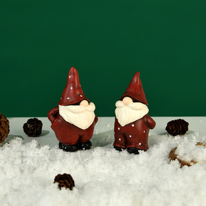 Petites décorations de Noël en résine chinoise, faites à la main, à pois, sur le thème des lutins, des nains et des elfes de Noël, pour le bureau - Product Image 6