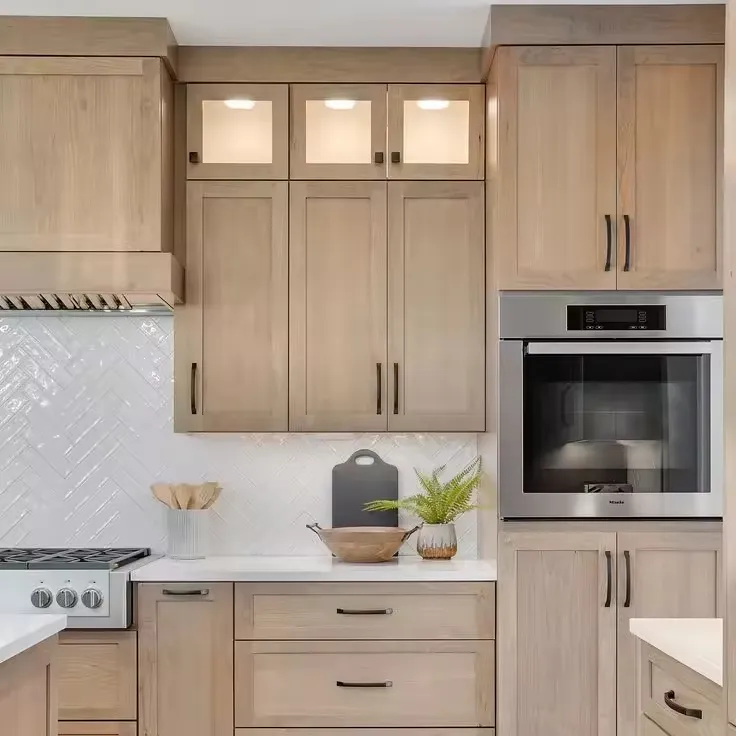 CBMmart estilo americano cuarto aserrado Rift corte roble blanco madera maciza enmarcado con cuentas empotrado diseño gabinete de cocina