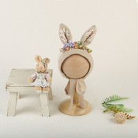 Ensemble chapeau et jouet de lapin de Pâques faits à la main, accessoires photo, bonnet de lapin tricoté, accessoires de photographie pour nouveau-nés