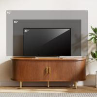 Meuble TV ovale en noyer de 55 pouces avec 2 prises de courant et ports USB, portes coulissantes cannelées, étagère réglable et 5 pieds dorés pour téléviseurs jusqu'à 60 pouces.
