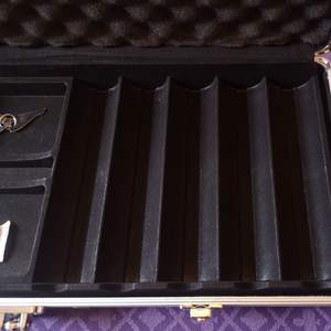 Tout nouveau étui à jetons de <span class=keywords><strong>poker</strong></span> en bakélite 500 pièces argent <span class=keywords><strong>vide</strong></span> avec clés OEM/ODM étui à outils personnalisable avec de légers dommages - Product Image 4