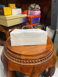 ถุงกระดาษคราฟท์สำหรับช้อปปิ้ง พิมพ์โลโก้ตามสั่ง ถุงบรรจุภัณฑ์พร้อมหูหิ้วแข็งแรง ถุงของขวัญสำหรับร้านค้า ผู้ผลิตขายส่ง - Product Image 4