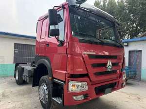 Camión Tractor Diésel HOWO 6X4 Usado con Dirección Izquierda, Emisión Euro 2, ABS, ESC, Carga de 30 Toneladas, Vehículo Pesado, 371hp, 10 Cilindros - Product Image 2
