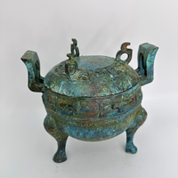 Vase rituel fait à la main en bronze avec couvercle traditionnel pour affichage culturel Article de collection