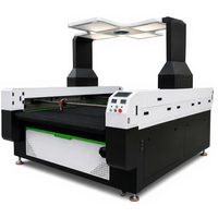 Machine de découpe laser CO2 CNC Infitek pour tissus textiles avec alimentation automatique et vision par caméra pour T-shirts et vêtements de sport 100W