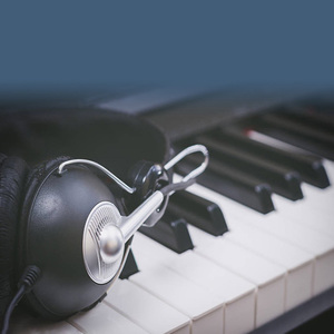 Doble cuerno 61-Key Smart Portable Digital Electric Organ Adulto Principiante Teclado Venta al por mayor Piano electrónico de China - Product Image 5