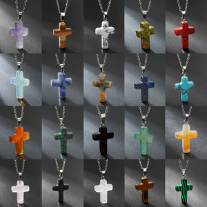 Collier avec pendentif en forme de croix en pierre naturelle pour femmes et hommes, cristal de guérison, pierre précieuse, bijoux en forme de croix, cadeau unique, spirituel, chrétien - Product Image 2
