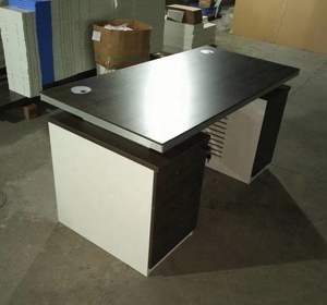 Escritorio de ordenador tamaño pequeño color oscuro al por mayor 1400 diseño modular moderno y duradero para mesa de oficina del personal - Product Image 6