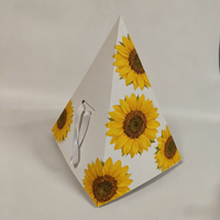 Boîte à gâteau pyramidale recyclable de haute qualité, impression personnalisée, gaufrage, revêtement UV, carton alimentaire, emballage en gros pour collations