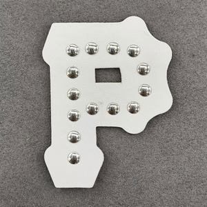 Écusson en cuir avec logo métallique personnalisé, lettres et motifs, bordure en cuir, logo métallique 3D, patch en cuir à coudre, accessoires vestimentaires - Product Image 4