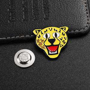 Chaud doux dur émail broche personnalisé dessin animé alliage métal Badge or argent 3D tigre poulet chat Animal Anime émail broches esprit magnétique - Product Image 3