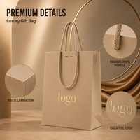 Sac cadeau en papier beige de luxe personnalisé avec poignées en corde pour vêtements, parfums, accessoires de mode et vente au détail en boutique