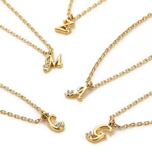 Collar con Colgante de Letra Inicial de Plata de Ley 925 con Circonita Chapada en Oro Ecológico de Gemnel, 26 Letras del Alfabeto - Product Image 1